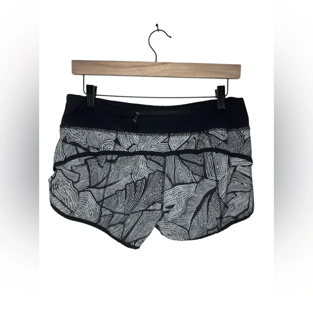 Lululemon Speed Short Size 6 Dottie Tribe